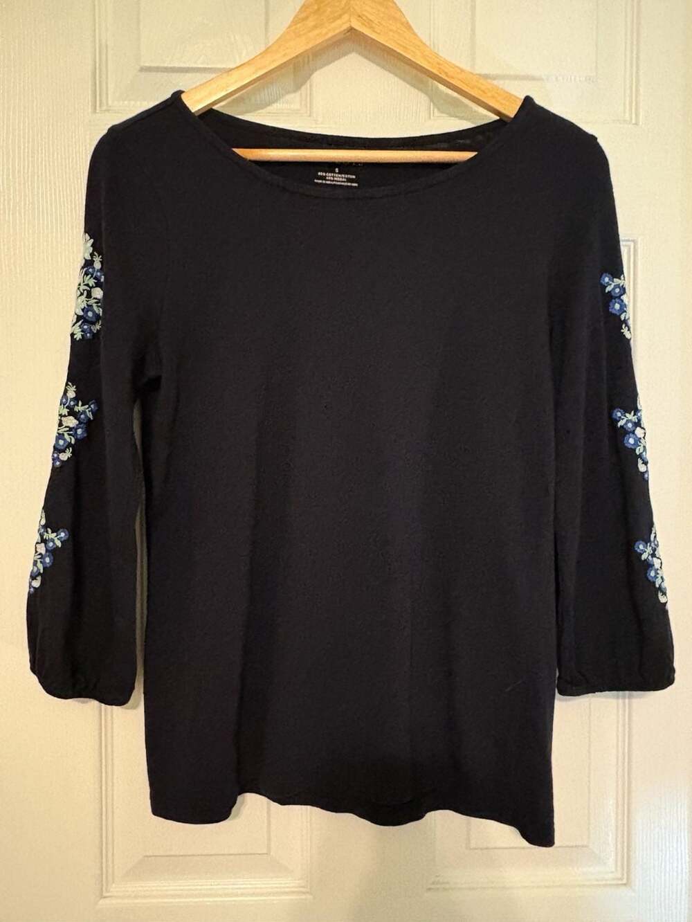 NWOT Talbots Navy Cotton Modal 3/4 Sleeve Top w/ Floral Embroidery, Small